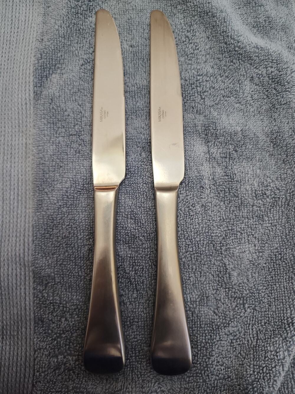 Mikasa COSMO SATIN 2 Dinner Knives 18/10 Stainless Steel Flatware